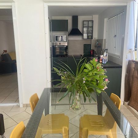 Location Vacances Fun Sous Les Gommiers Sainte-Luce Exterior foto